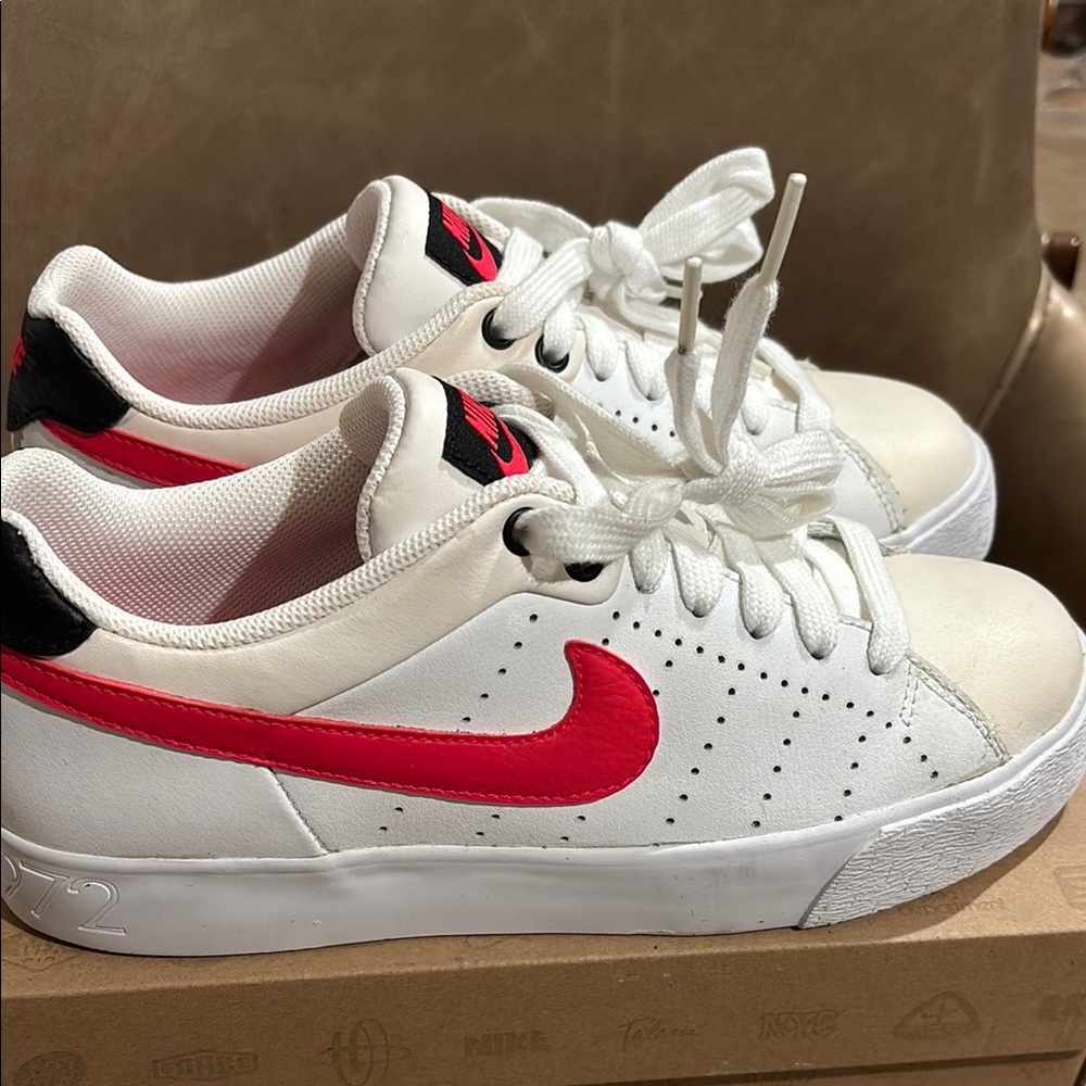 Nike Women’s White and Red Low-Top Sneakers - Court Tour